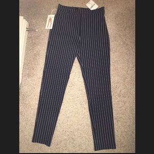 High-waisted navy blue & white pants. Size S